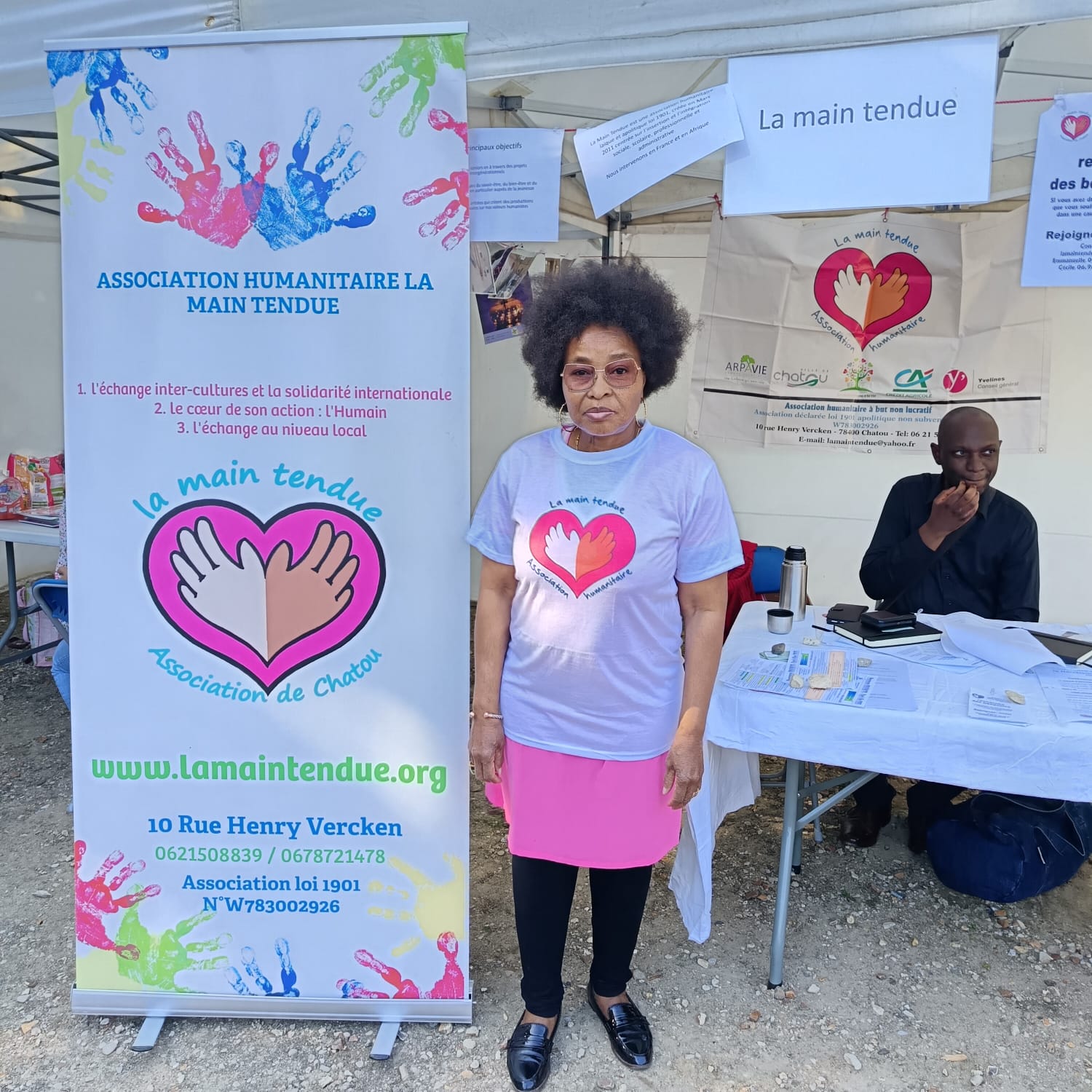 Accueil des habitants sur le stand